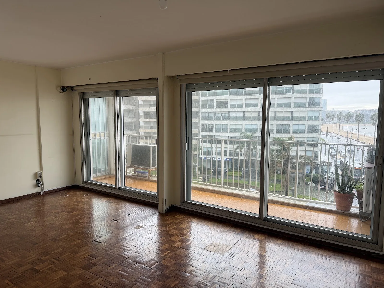 Venta - Apartamento con Garaje - Pocitos - 3 Dormitorios — 22