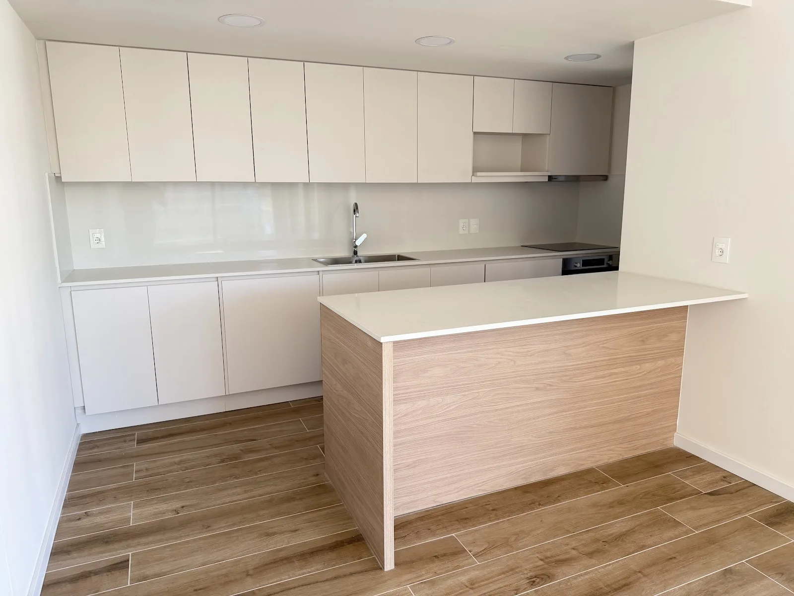 Alquiler - Apartamento con Garaje - Barrio Parques entre San Nicolás y Los Olivos - 2 Dormitorios — 12
