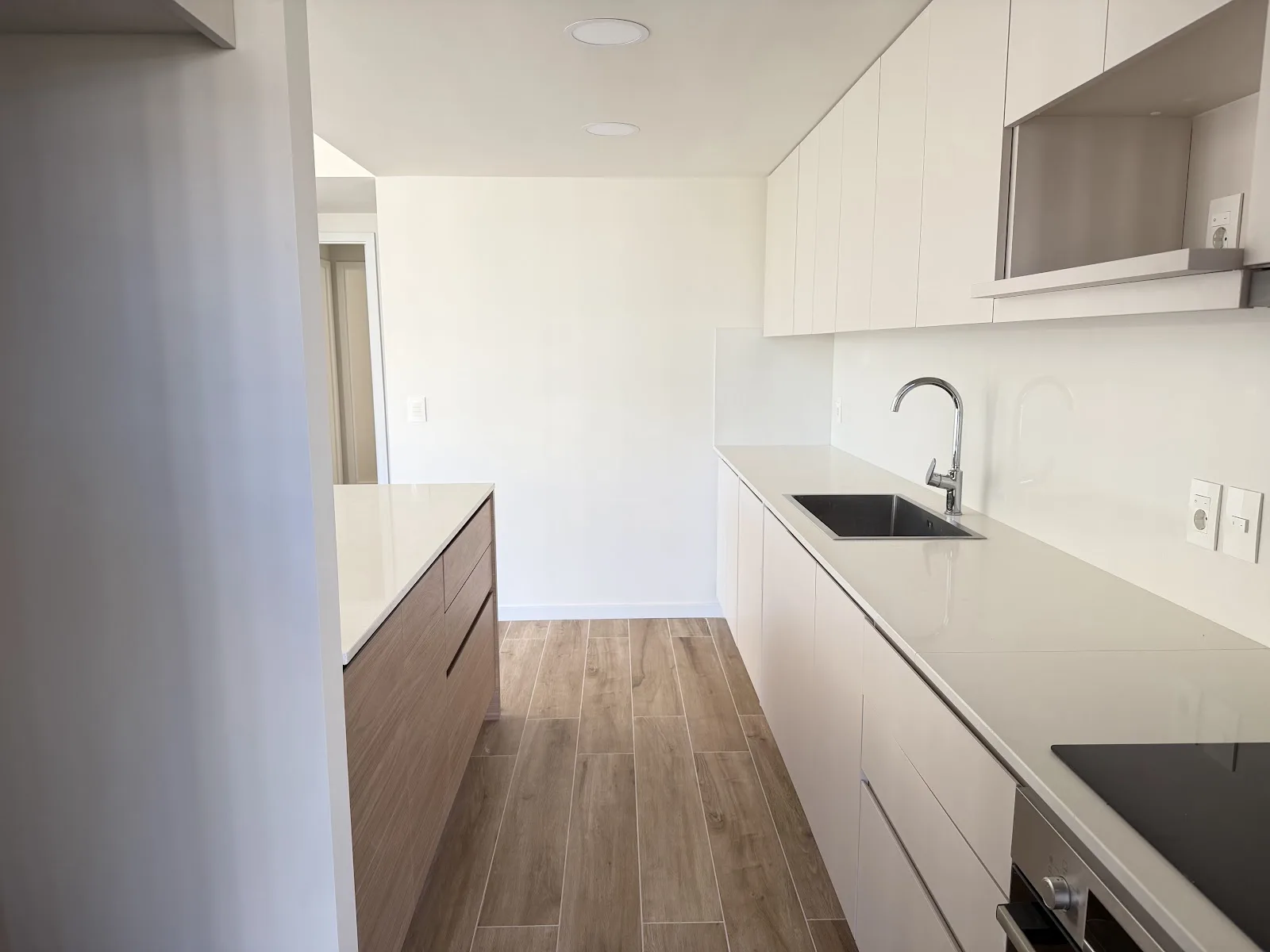 Alquiler - Apartamento con Garaje - Barrio Parques entre San Nicolás y Los Olivos - 2 Dormitorios — 23