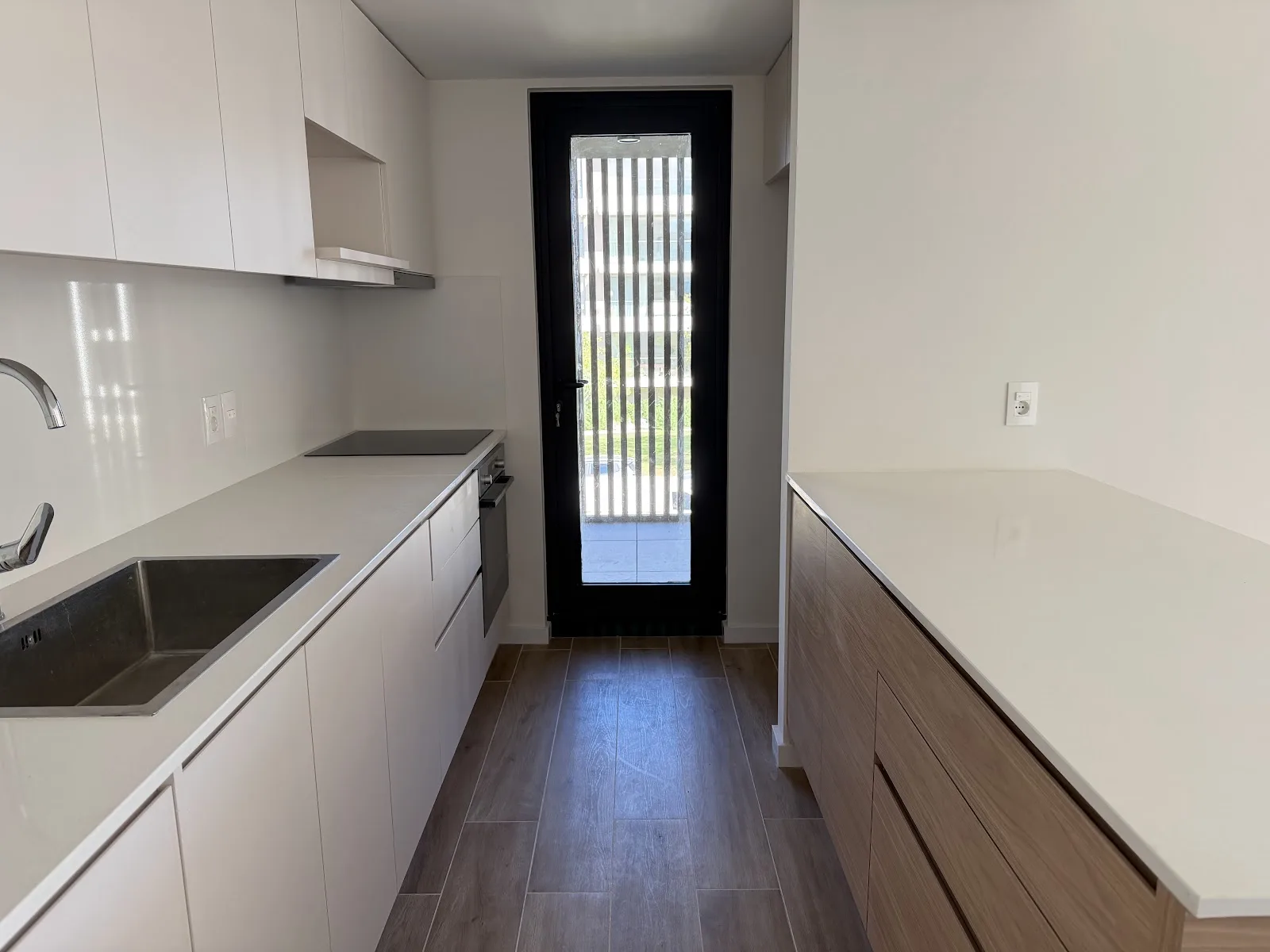 Alquiler - Apartamento con Garaje - Barrio Parques entre San Nicolás y Los Olivos - 2 Dormitorios — 25