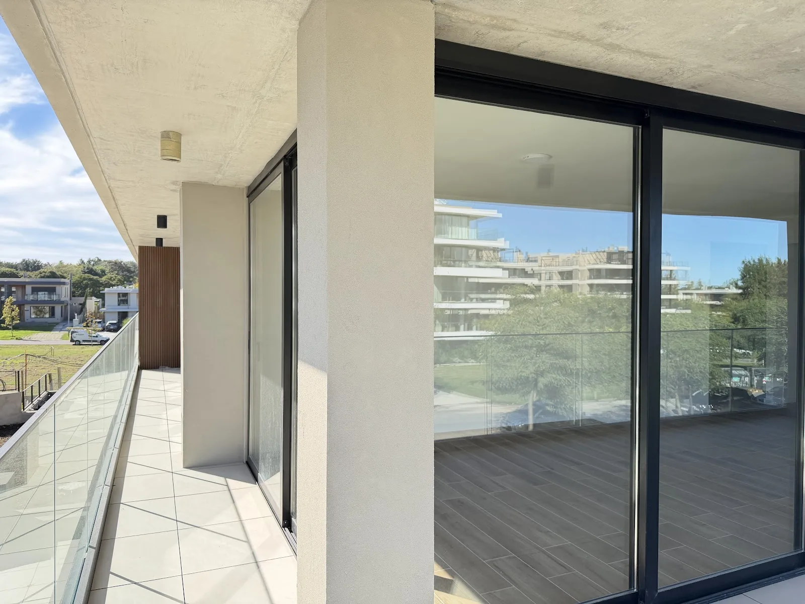 Alquiler - Apartamento con Garaje - Barrio Parques entre San Nicolás y Los Olivos - 2 Dormitorios — 30