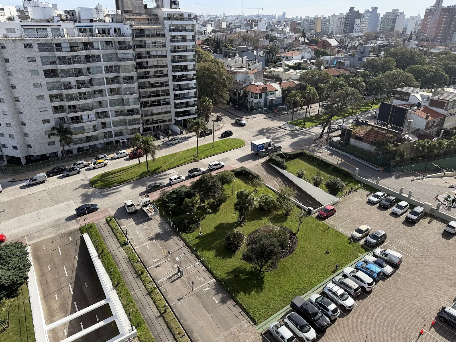 Alquiler - Apartamento con Muebles y Garaje - Puerto del Buceo - 2 Dormitorios — 12