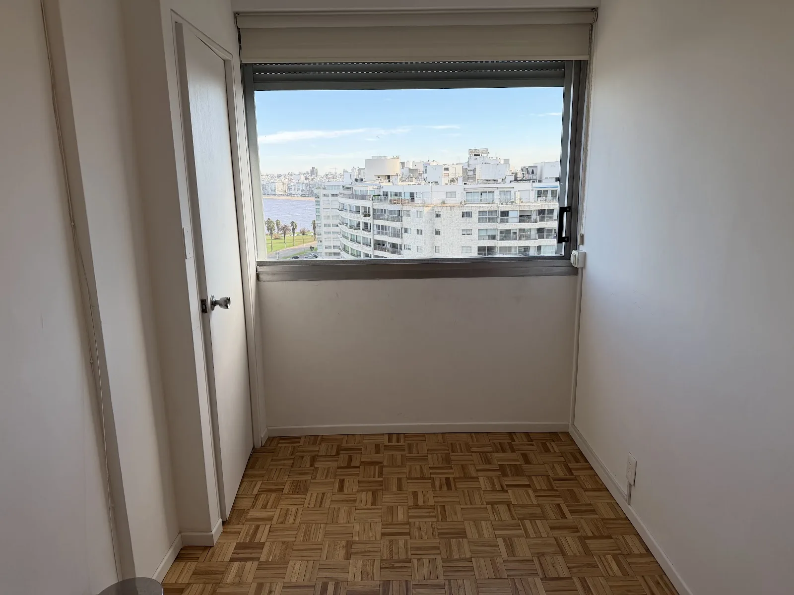 Alquiler - Apartamento con Muebles y Garaje - Puerto del Buceo - 2 Dormitorios — 26