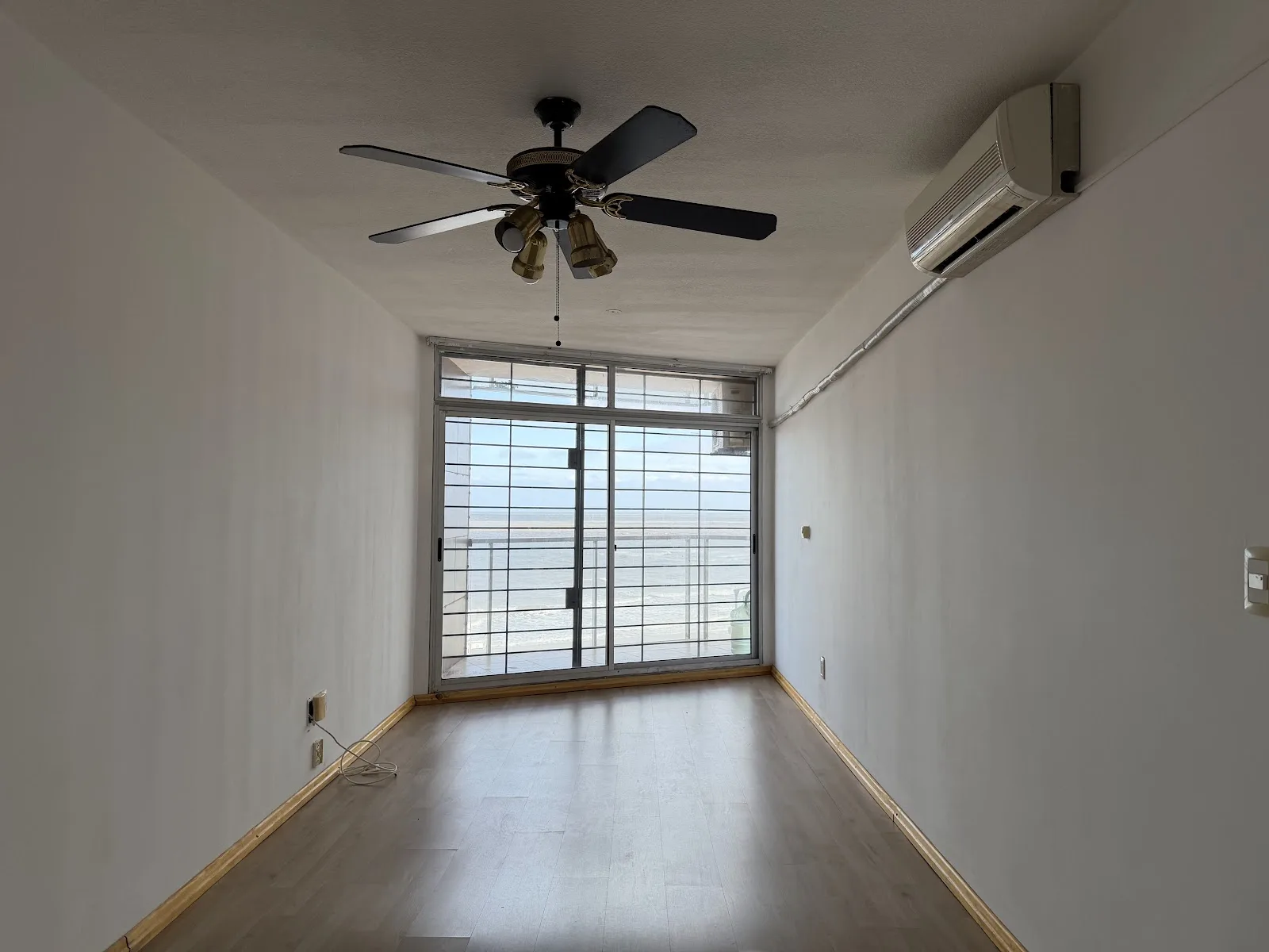 Venta - Apartamento con Garaje - Malvín - 1 Dormitorio — 2