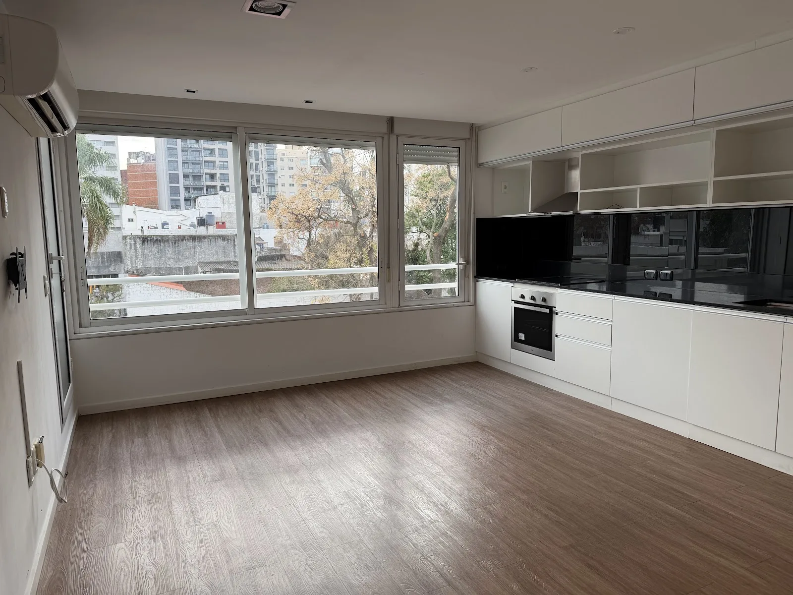 Alquiler - Apartamento con Garaje - Punta Carretas - 1 Dormitorio — 1