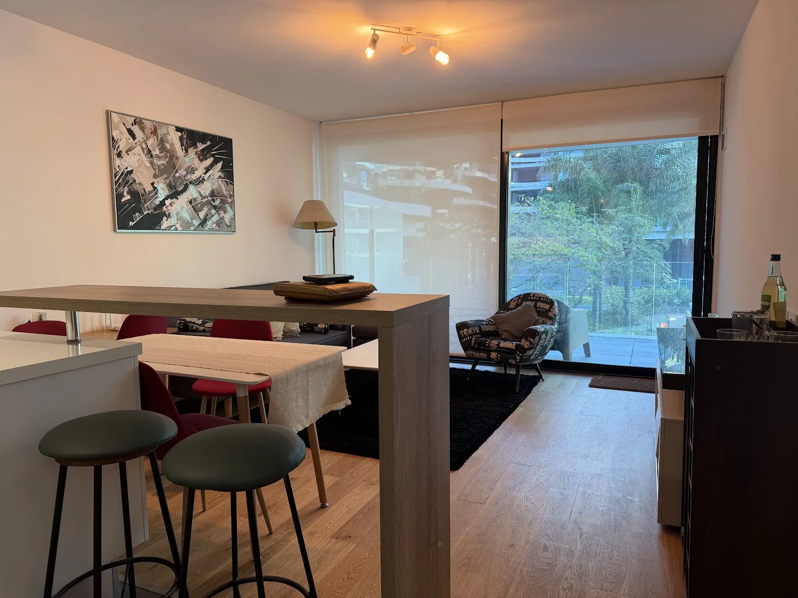 Alquiler - Apartamento con Muebles y Garaje Doble - Puerto del Buceo - 1 Dormitorio — 4