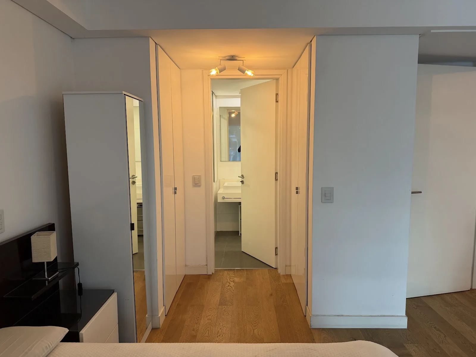 Alquiler - Apartamento con Muebles y Garaje Doble - Puerto del Buceo - 1 Dormitorio — 18