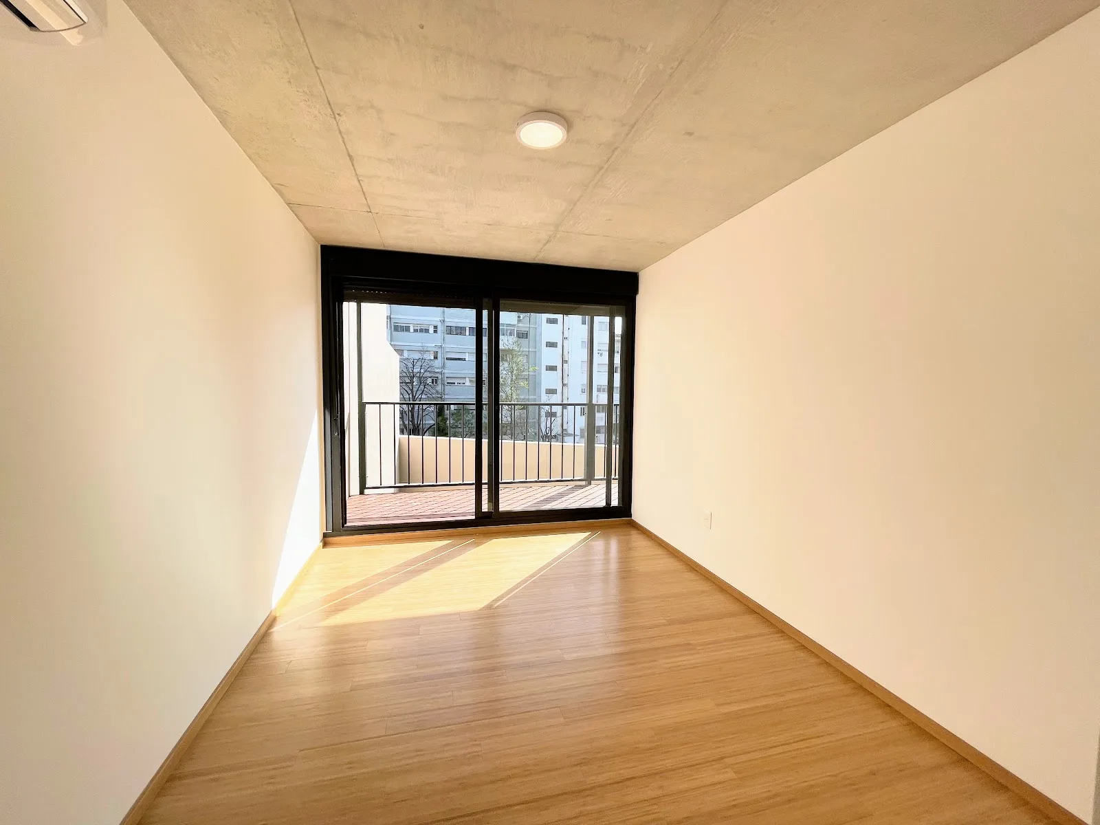 Alquiler - Apartamento - Pocitos Nuevo - 1 Dormitorio — 28