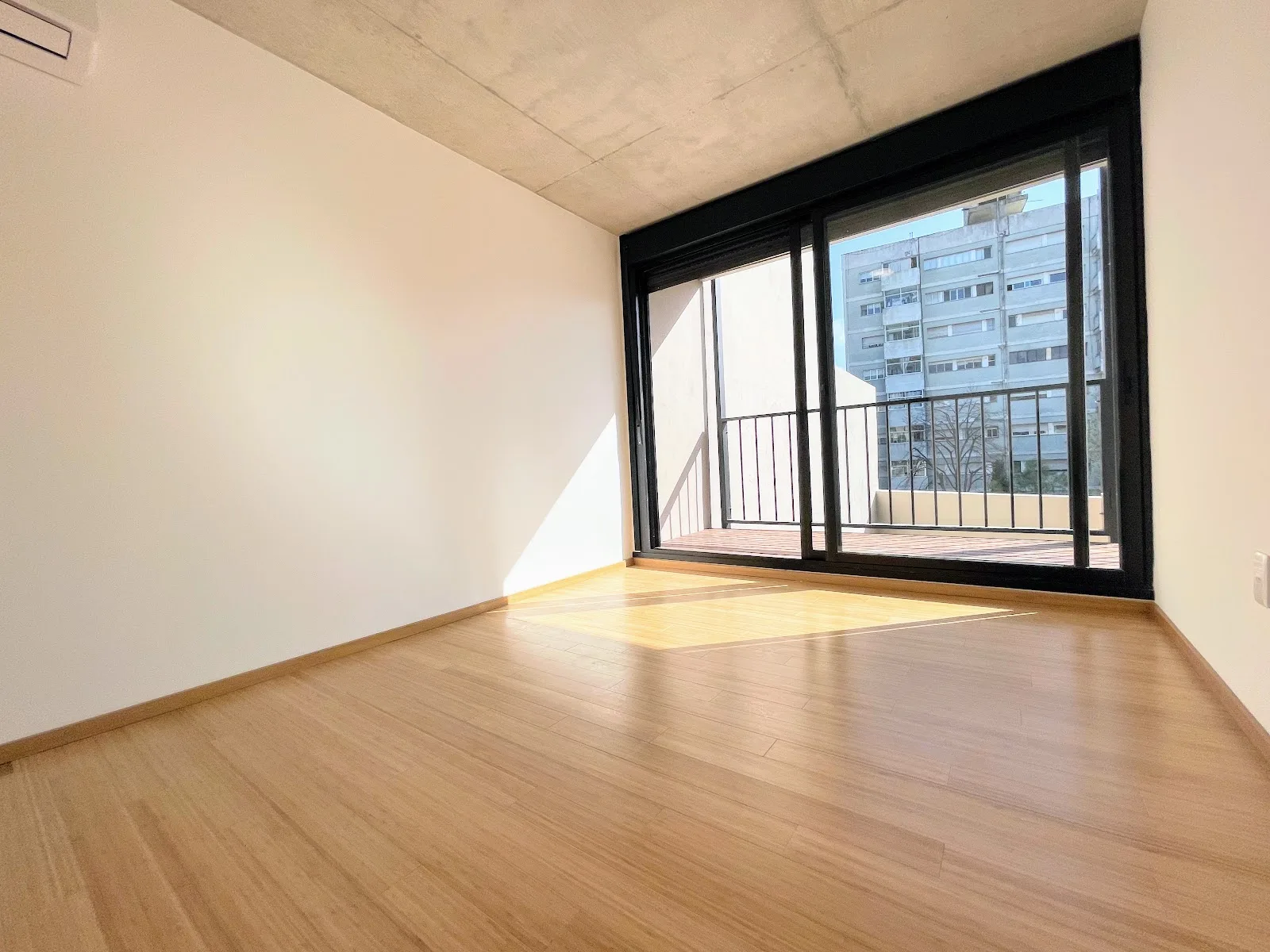 Alquiler - Apartamento - Pocitos Nuevo - 1 Dormitorio — 29