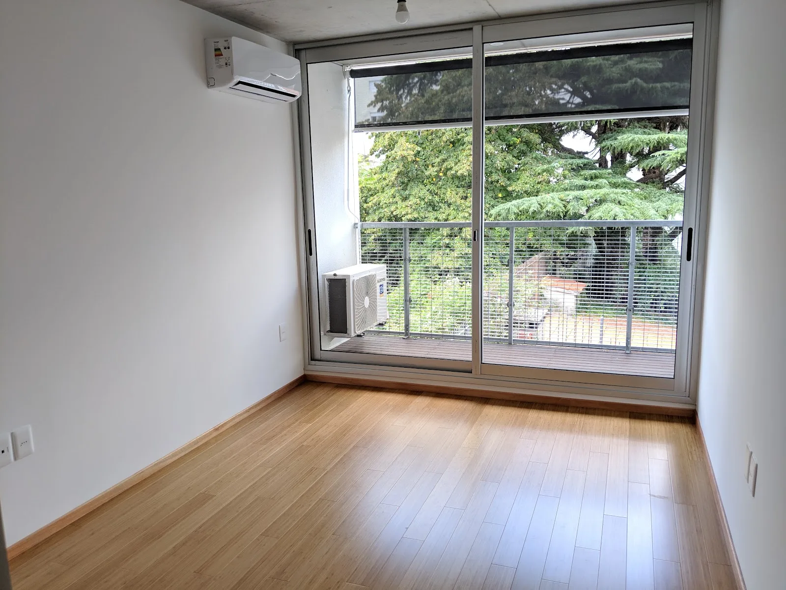 Alquiler - Apartamento con Garaje - Pocitos Nuevo - 1 Dormitorio — 25