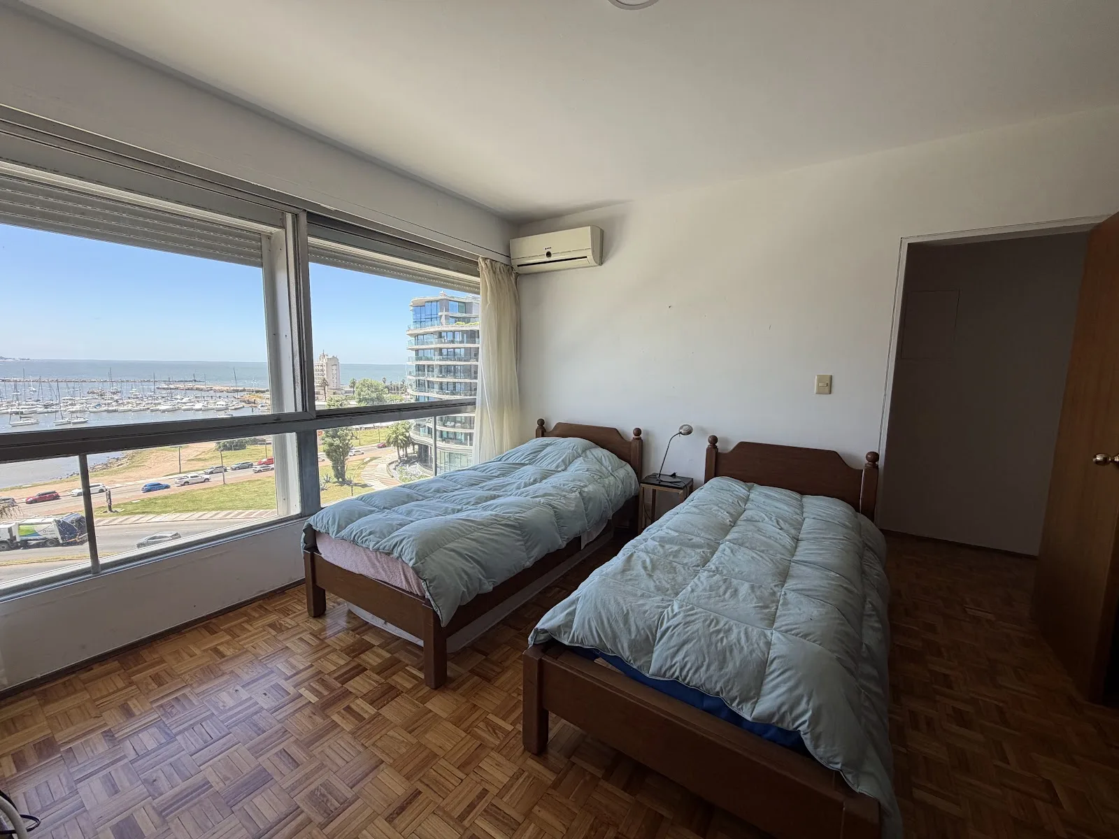 Alquiler - Apartamento con Muebles - Puerto del Buceo - 2 Dormitorios — 30