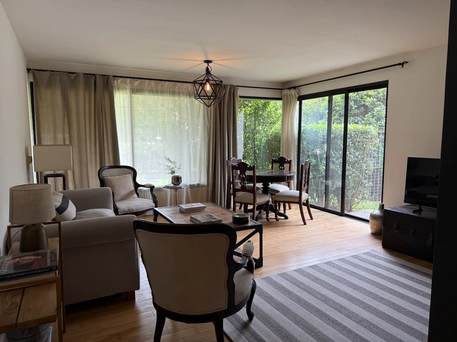 Alquiler - Apartamento con Muebles - Carrasco - 1 Dormitorio — 1