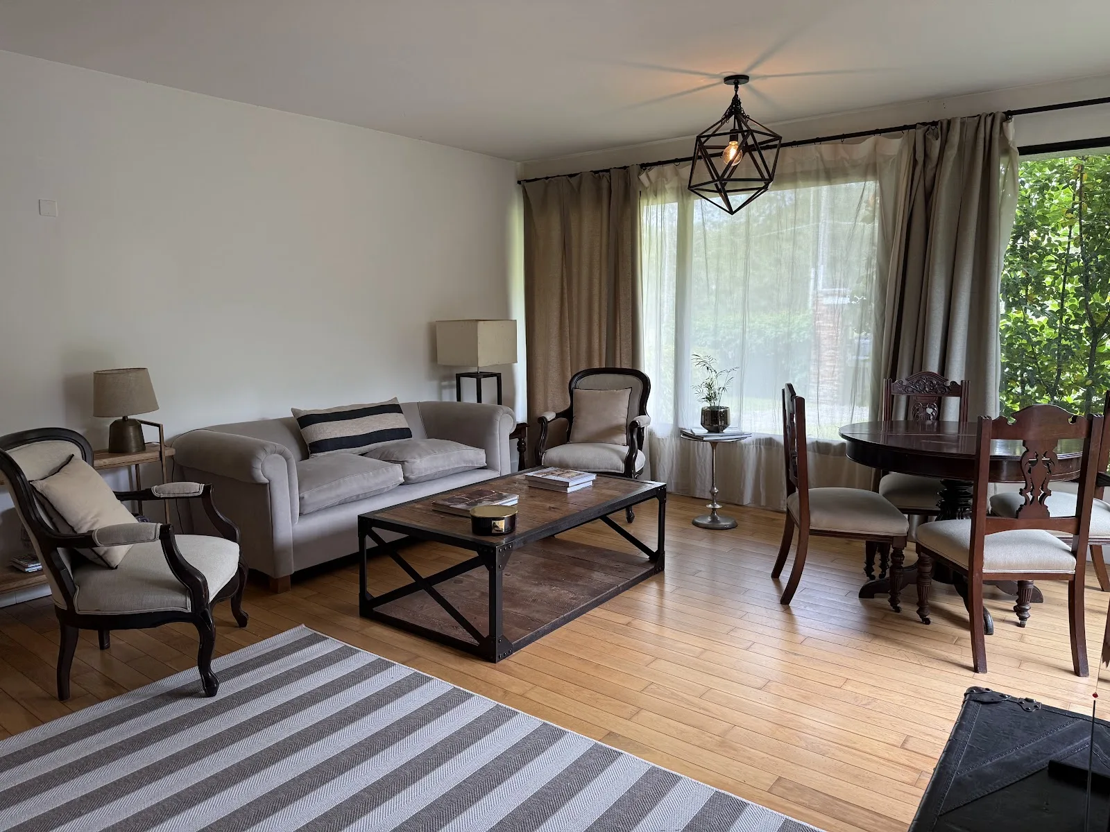 Alquiler - Apartamento con Muebles - Carrasco - 1 Dormitorio — 2