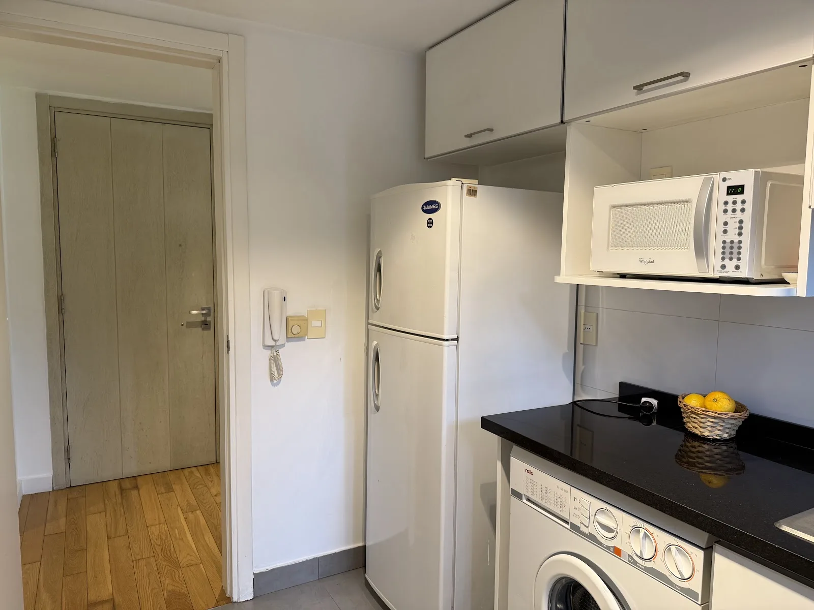 Alquiler - Apartamento con Muebles - Carrasco - 1 Dormitorio — 28