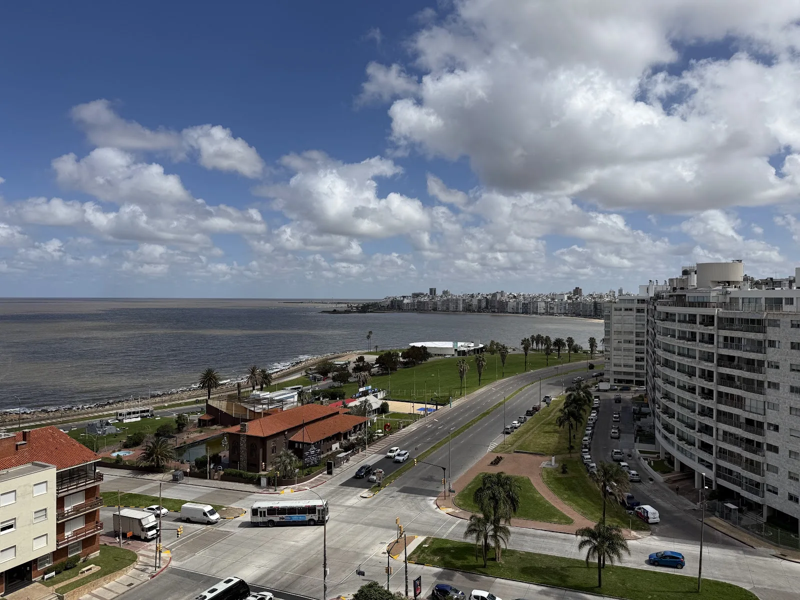Venta - Apartamento con Garaje - Puerto del Buceo - 3 Dormitorios — 13