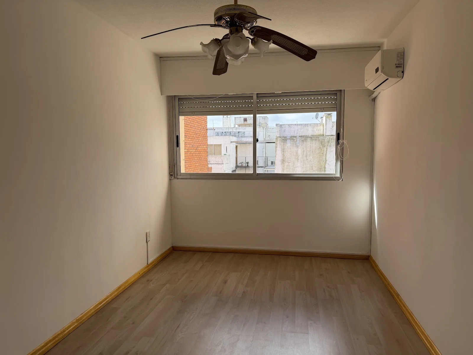 Alquiler - Apartamento con Garaje - Malvín - 1 Dormitorio — 23