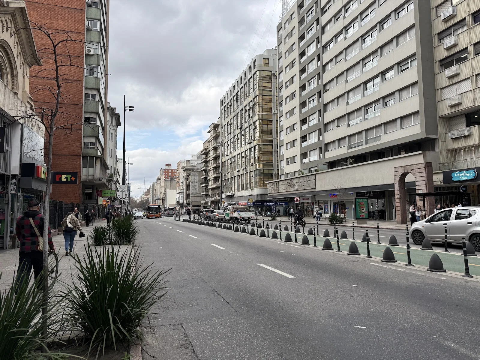 Alquiler - Local Comercial - Cordón — 13